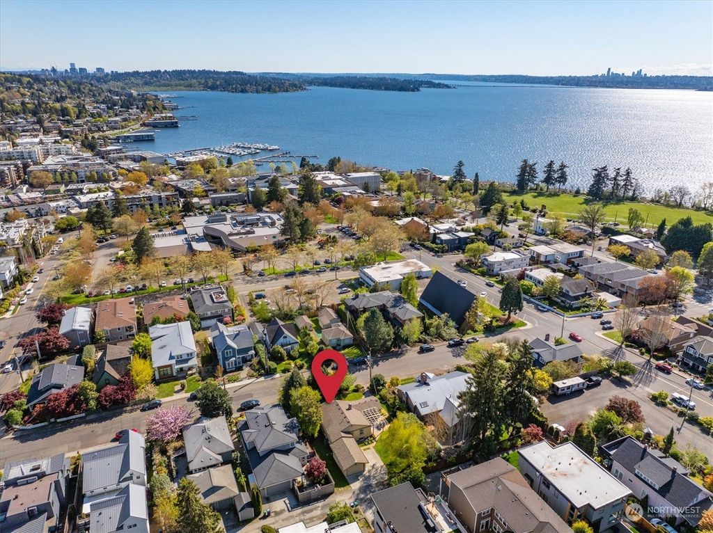 Photo of 124 6th Avenue, Kirkland, WA 98033 (MLS # 2221821)