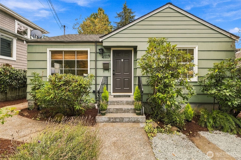 Photo of 4119 SW Kenyon Street, Seattle, WA 98136 (MLS # 2586148)