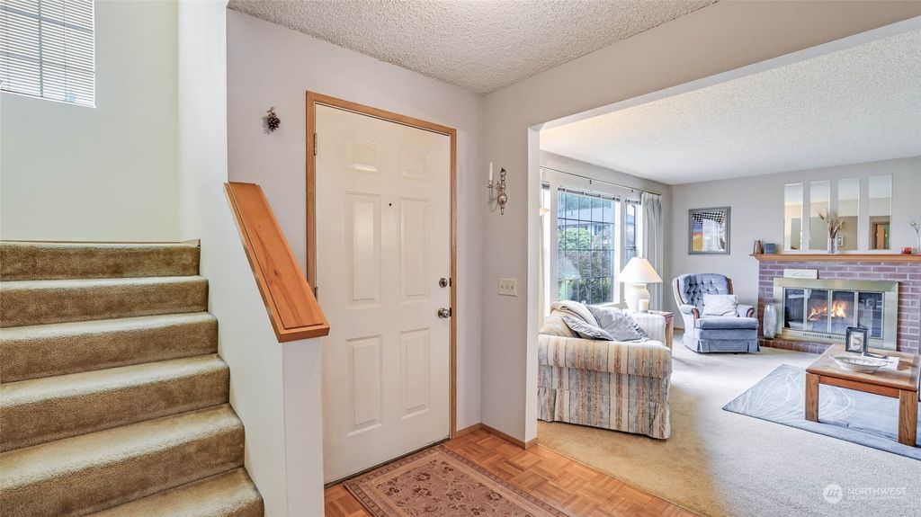 Photo of 166 Vashon Place NE, Renton, WA 98059 (MLS # 2215084)