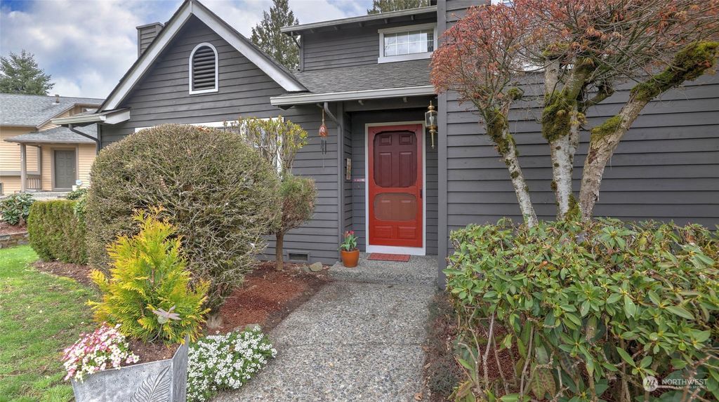 Photo of 166 Vashon Place NE, Renton, WA 98059 (MLS # 2215084)
