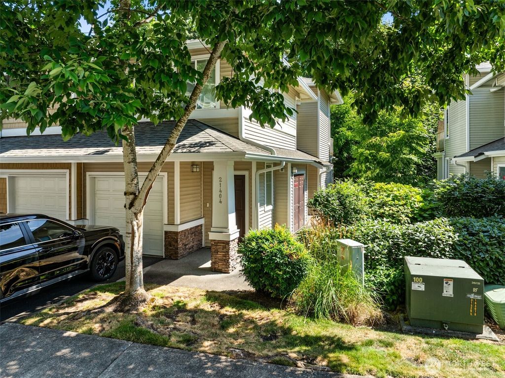Photo of 21404 40th Place S #G, SeaTac, WA 98198 (MLS # 2415713)