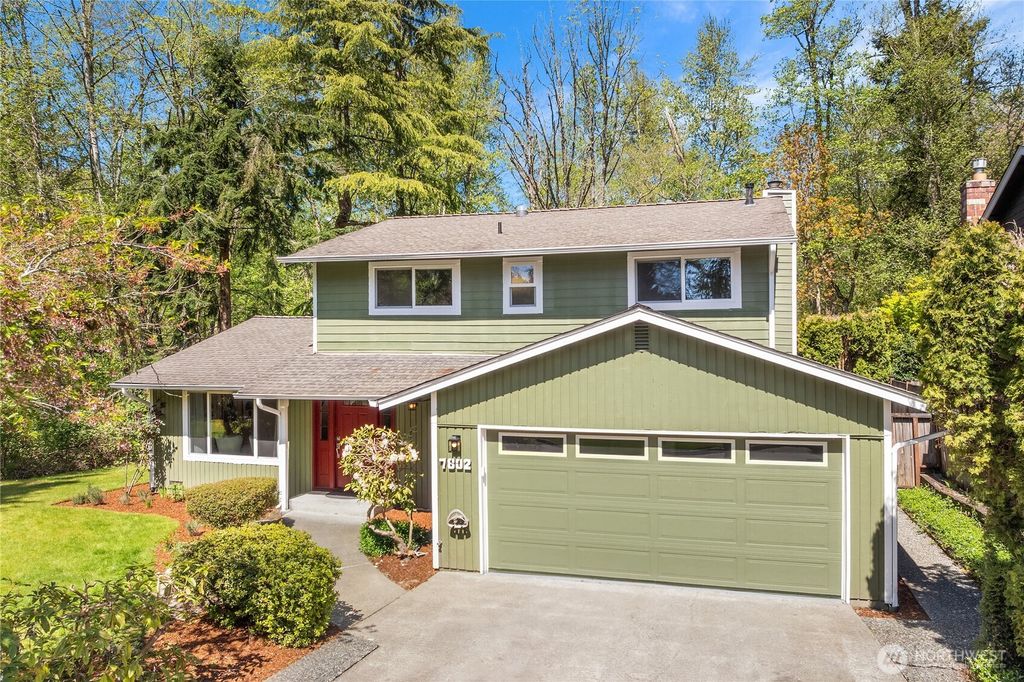 Photo of 7802 NE 135th Place, Kirkland, WA 98034 (MLS # 2364203)