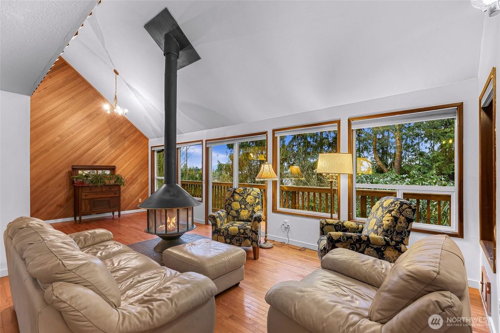 Photo of 2615 Huron Street St, Bellingham, WA 98226 (MLS # 2467623)