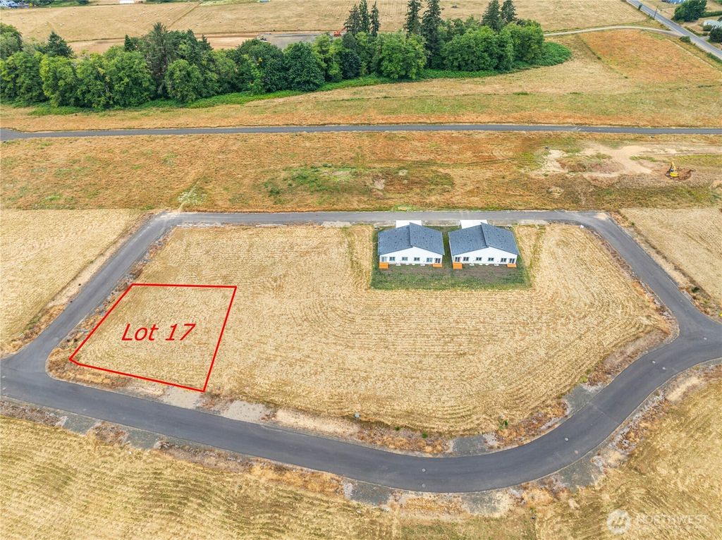 Photo of 30 Sunnyfield Drive #LOT 17, Cathlamet, WA 98612 (MLS # 2517387)