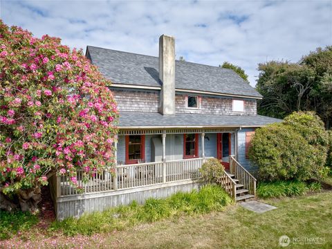 209 3rd Street SE Long Beach WA 98631