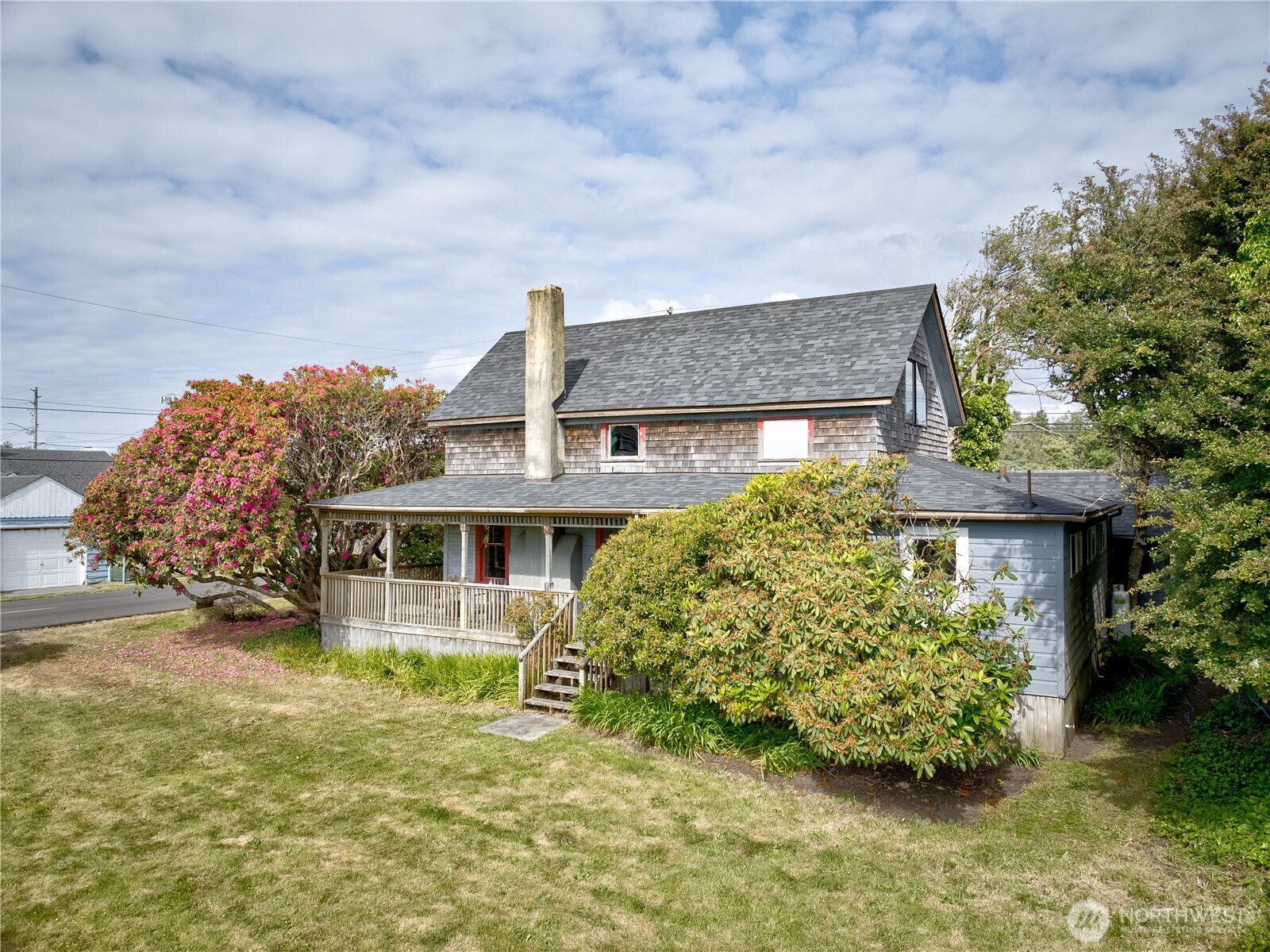 209 3rd Street SE