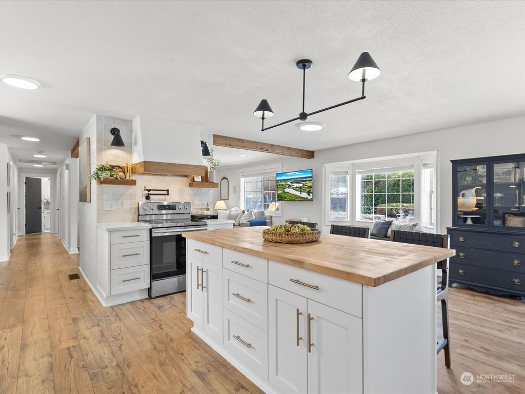 Photo of 25329 Cromwell Road, Monroe, WA 98272 (MLS # 2204335)