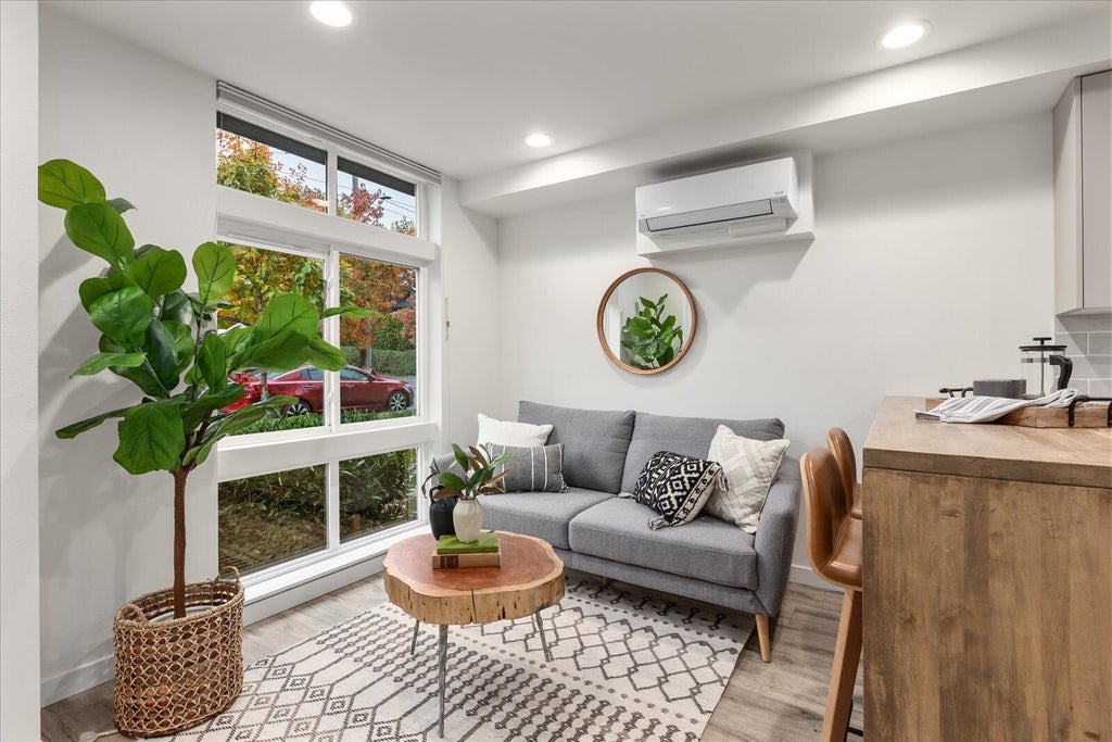 Photo of 3920 SW Dawson Street, Seattle, WA 98136 (MLS # 2599029)