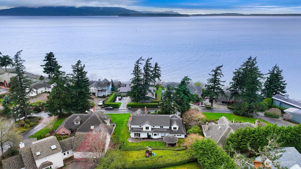 Photo of 25 Shorewood Drive, Bellingham, WA 98225 (MLS # 2495322)