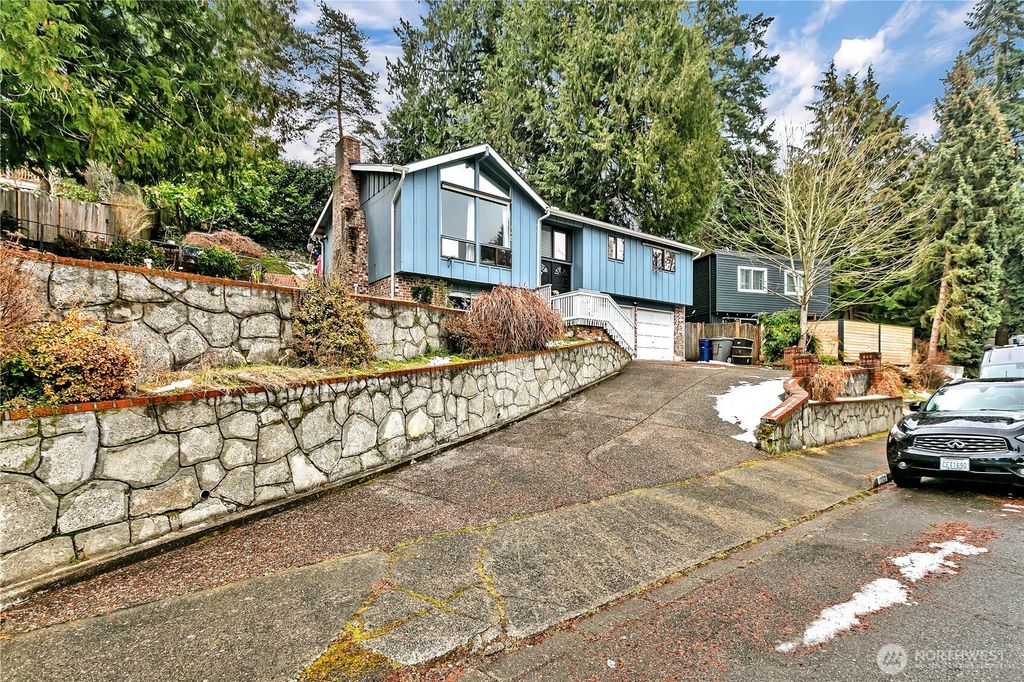 Photo of 12112 106th Avenue NE, Kirkland, WA 98034 (MLS # 2331639)