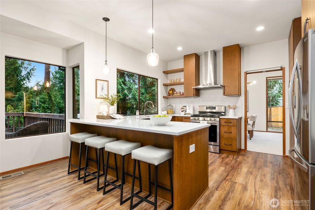 Photo of 2518 Sahalee Drive East Dr, Sammamish, WA 98074 (MLS # 2489633)