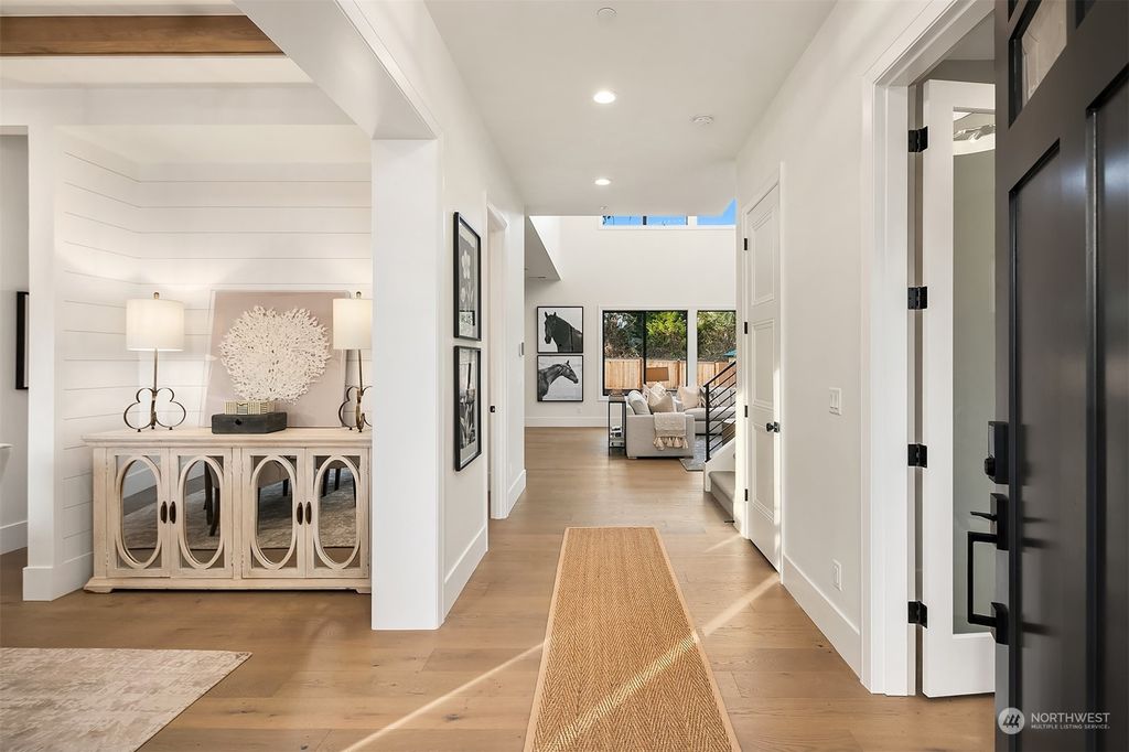 Photo of 13056 NE 113th Street, Kirkland, WA 98033 (MLS # 2189412)