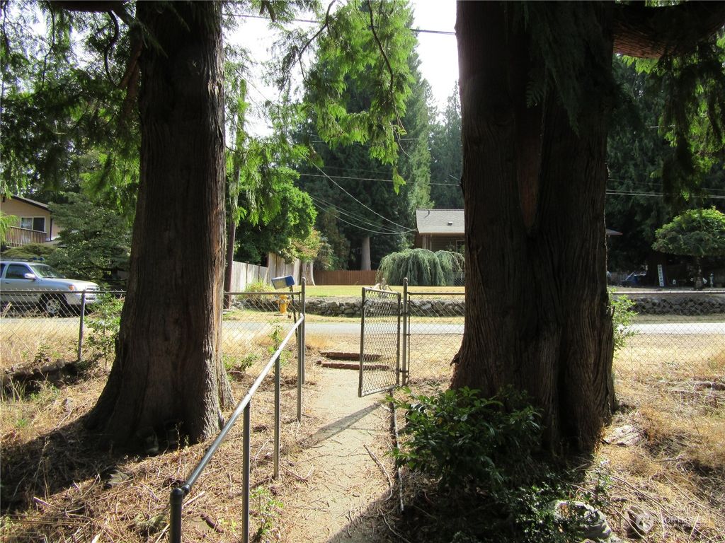 Photo of 1701 13th Avenue, Milton, WA 98354 (MLS # 2273358)