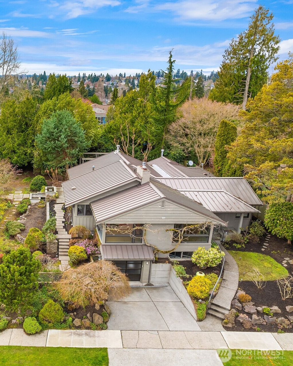 Photo of 6027 Princeton Avenue NE, Seattle, WA 98115 (MLS # 2334682)