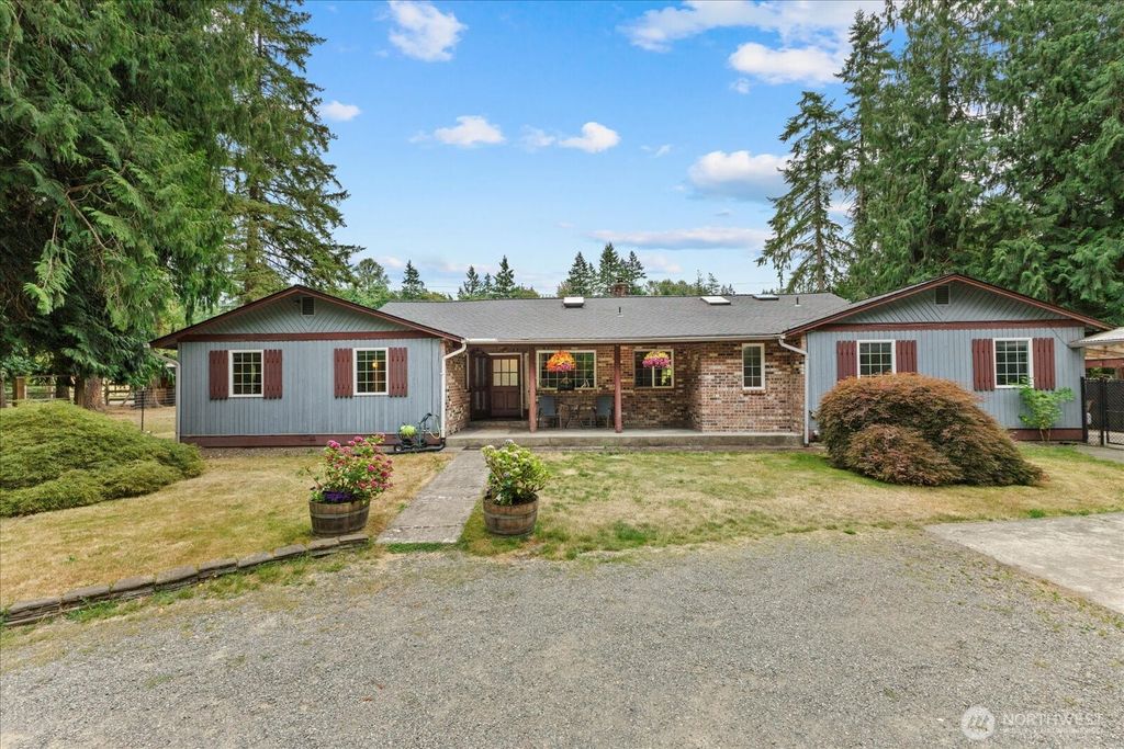 Photo of 29832 Kent Black Diamond Road SE, Kent, WA 98042 (MLS # 2526034)