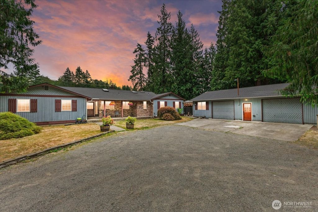 Photo of 29832 Kent Black Diamond Road SE, Kent, WA 98042 (MLS # 2526034)