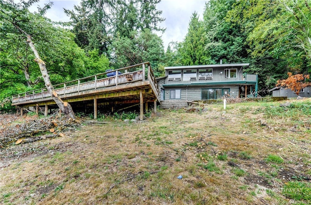 Photo of 2838 E Lake Sammamish Parkway NE, Sammamish, WA 98074 (MLS # 2020582)