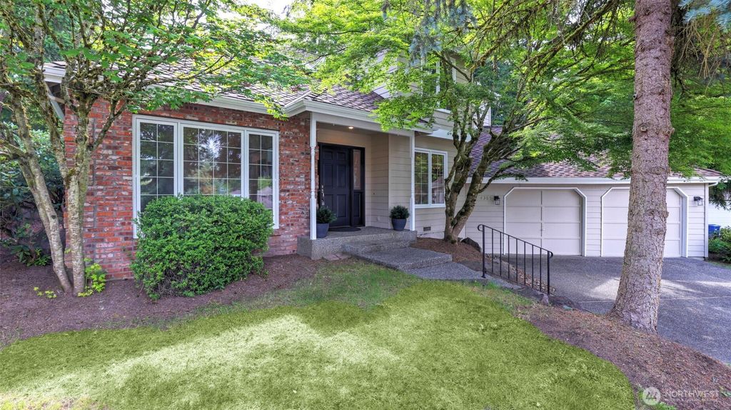 Photo of 4365 239th Place SE, Sammamish, WA 98029 (MLS # 2392132)