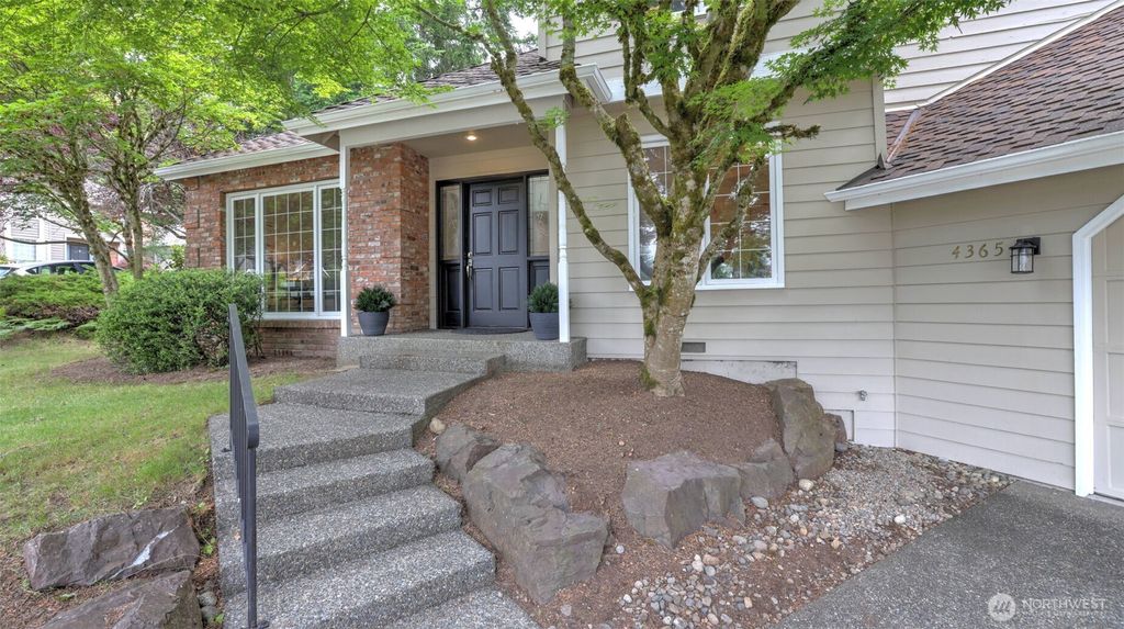 Photo of 4365 239th Place SE, Sammamish, WA 98029 (MLS # 2392132)