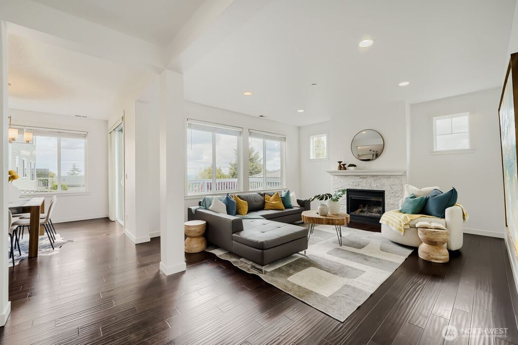 Photo of 7426 S 114th St ST, Seattle, WA 98178 (MLS # 2525397)