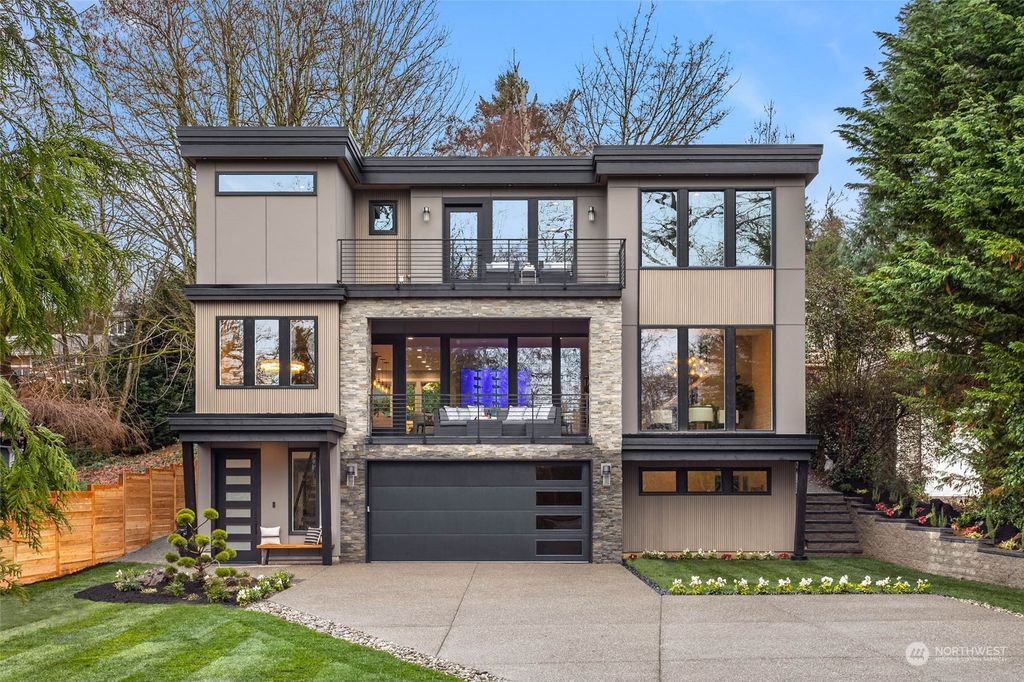 Photo of 404 10th Street S, Kirkland, WA 98033 (MLS # 2189284)