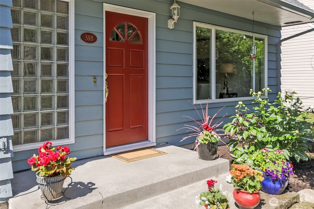 Photo of 318 NW 177 Street, Shoreline, WA 98177 (MLS # 2381330)