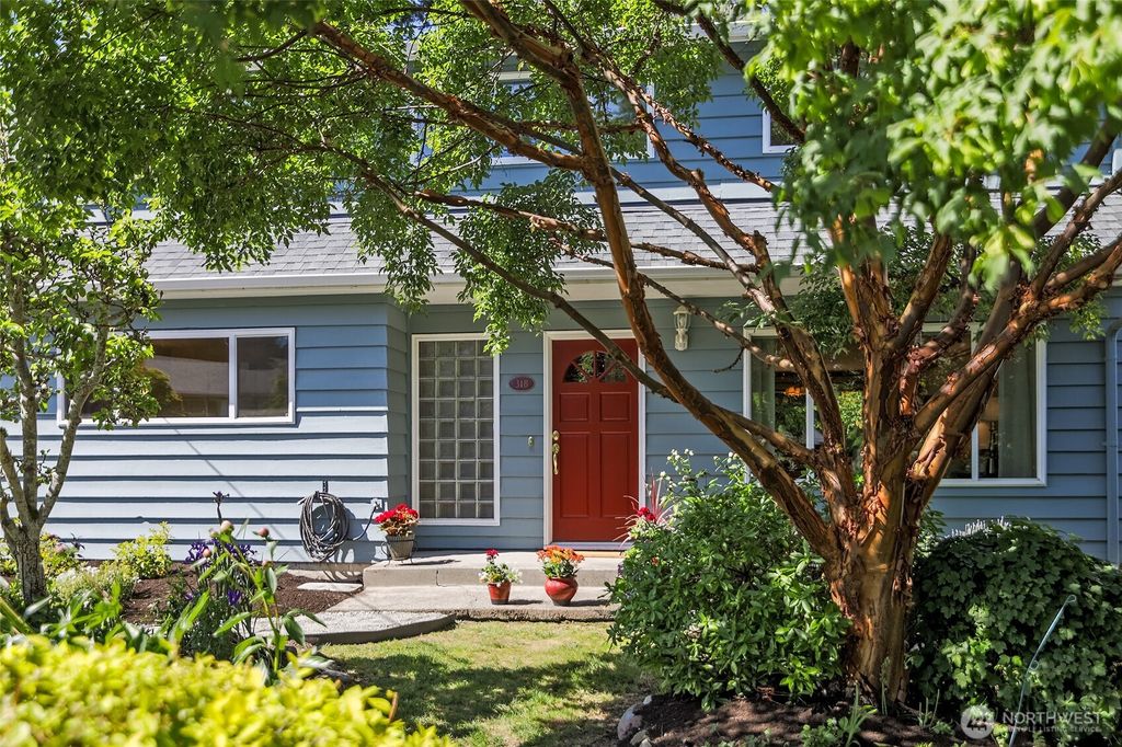 Photo of 318 NW 177 Street, Shoreline, WA 98177 (MLS # 2381330)