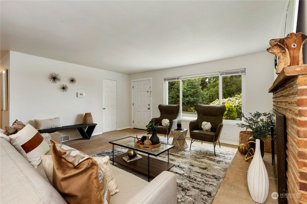 Photo of 539 3rd Avenue S, Edmonds, WA 98020 (MLS # 2218717)