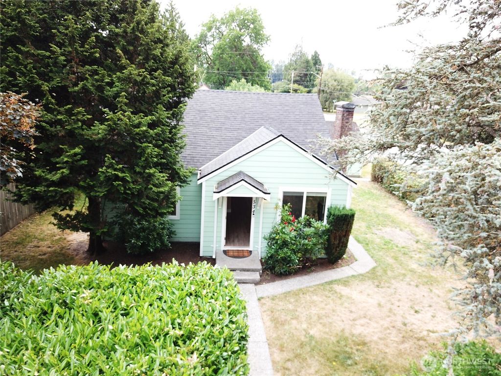 Photo of 534 Roberts Street, Monroe, WA 98272 (MLS # 2400773)