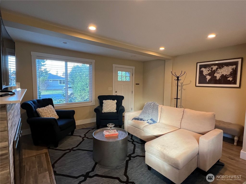 Photo of 534 Roberts Street, Monroe, WA 98272 (MLS # 2400773)