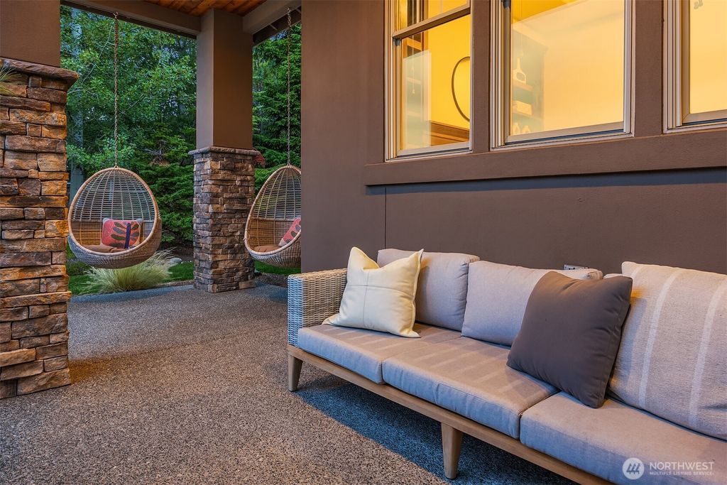 Photo of 2989 NE Davis Loop, Issaquah, WA 98029 (MLS # 2423465)