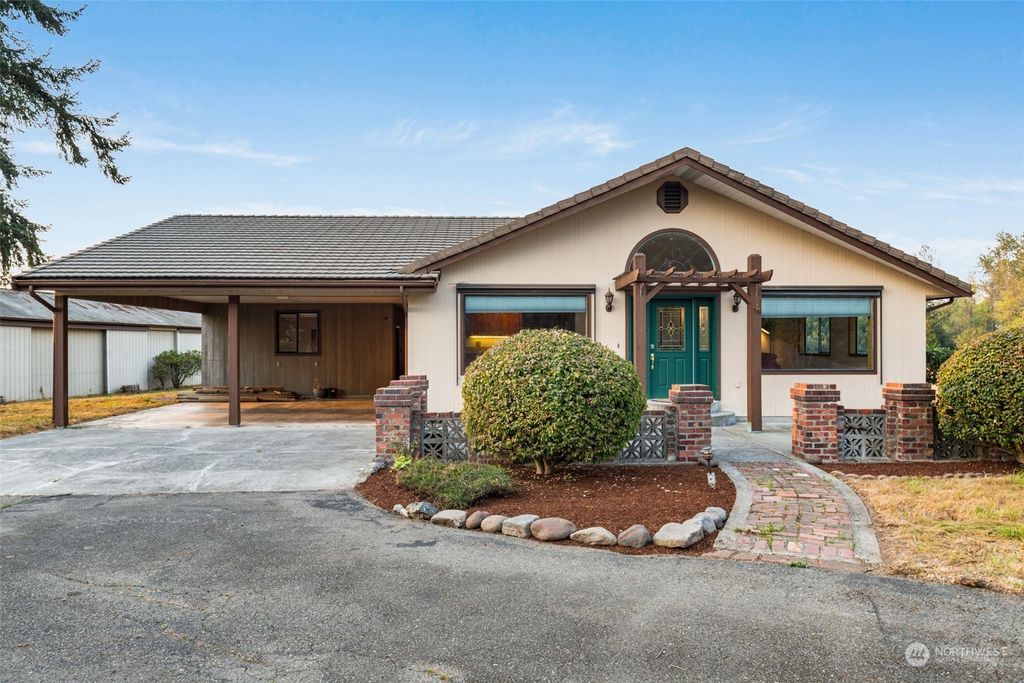 Photo of 15504 SE 369th Street, Auburn, WA 98092 (MLS # 2011038)