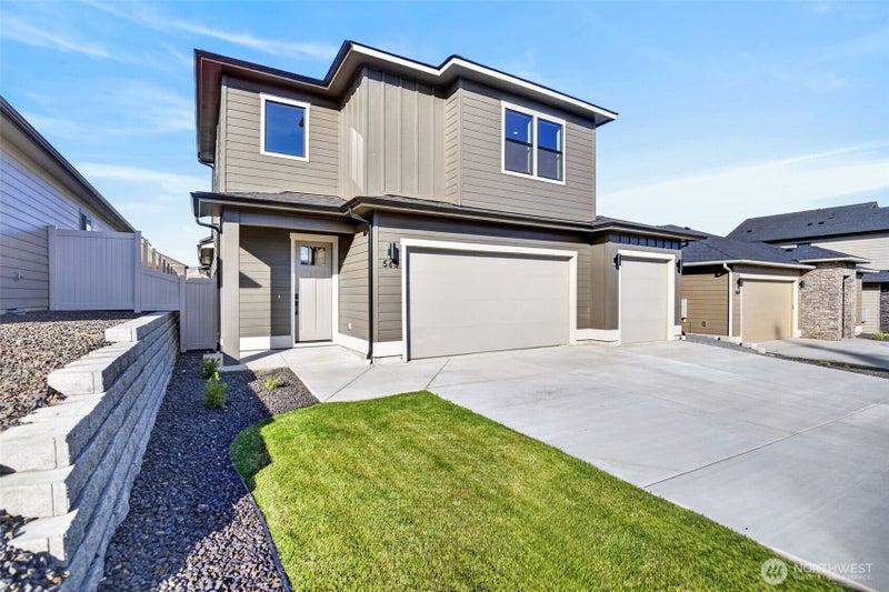 563 S Oasis Loop