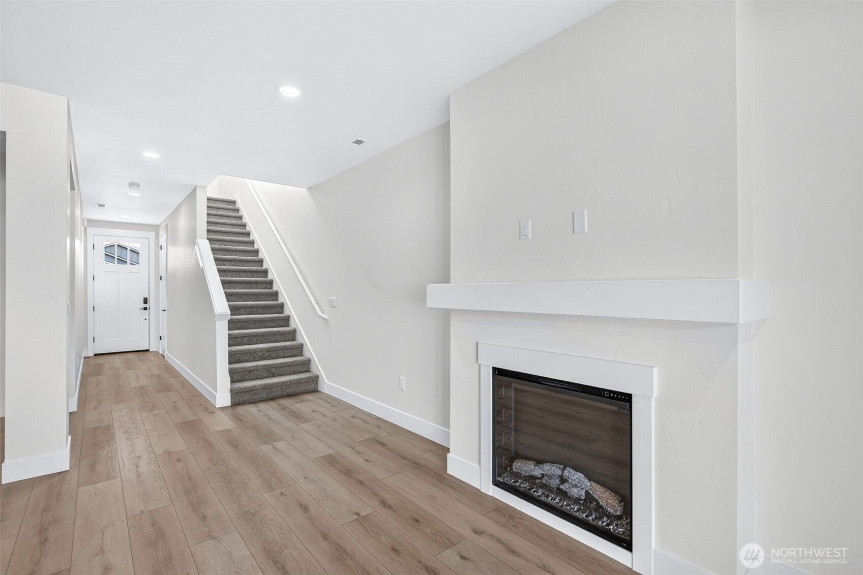563 S Oasis Loop