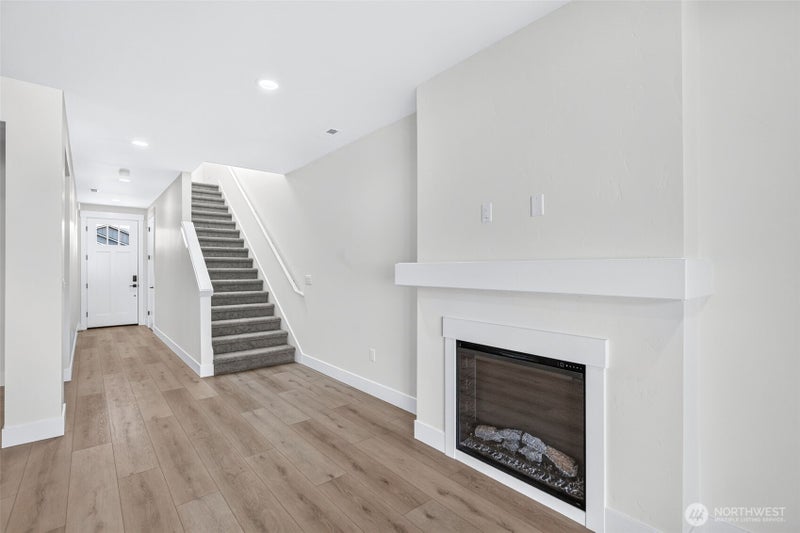 563 S Oasis Loop