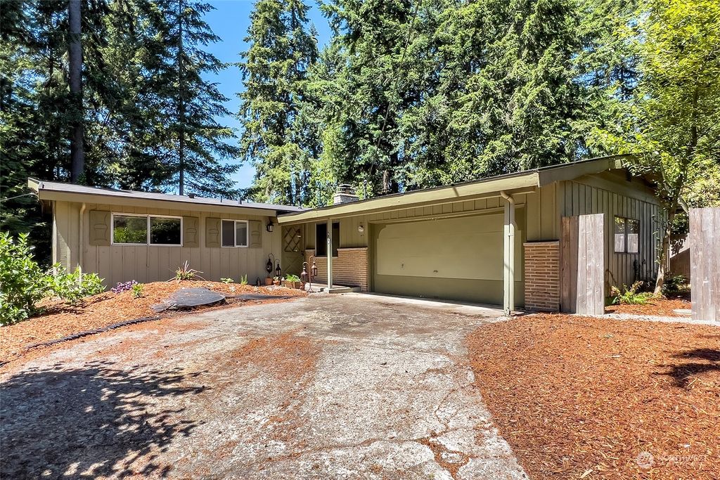 Photo of 628 N 182nd Street, Shoreline, WA 98133 (MLS # 2241579)