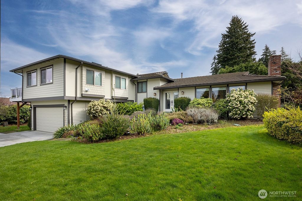 Photo of 29318 9th Place S, Federal Way, WA 98003 (MLS # 2354813)