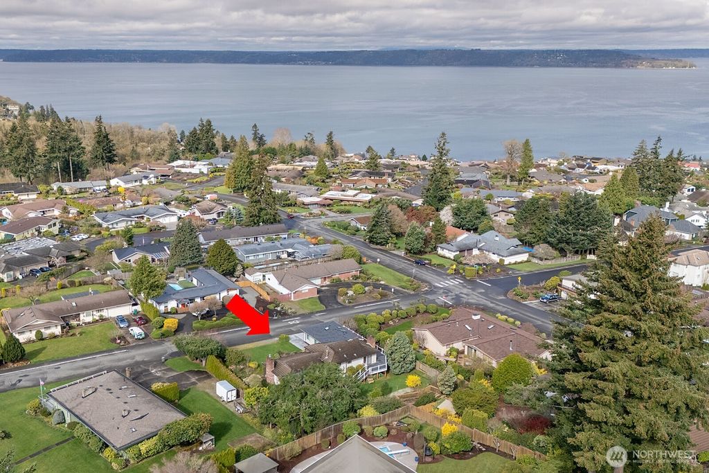 Photo of 29318 9th Place S, Federal Way, WA 98003 (MLS # 2354813)
