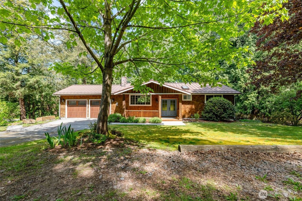 Photo of 3301 Apache Drive, Mount Vernon, WA 98273 (MLS # 2518611)