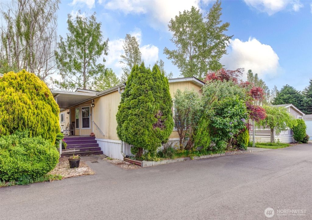 Photo of 415 Lake View Road #K8, Lynnwood, WA 98087 (MLS # 2451439)