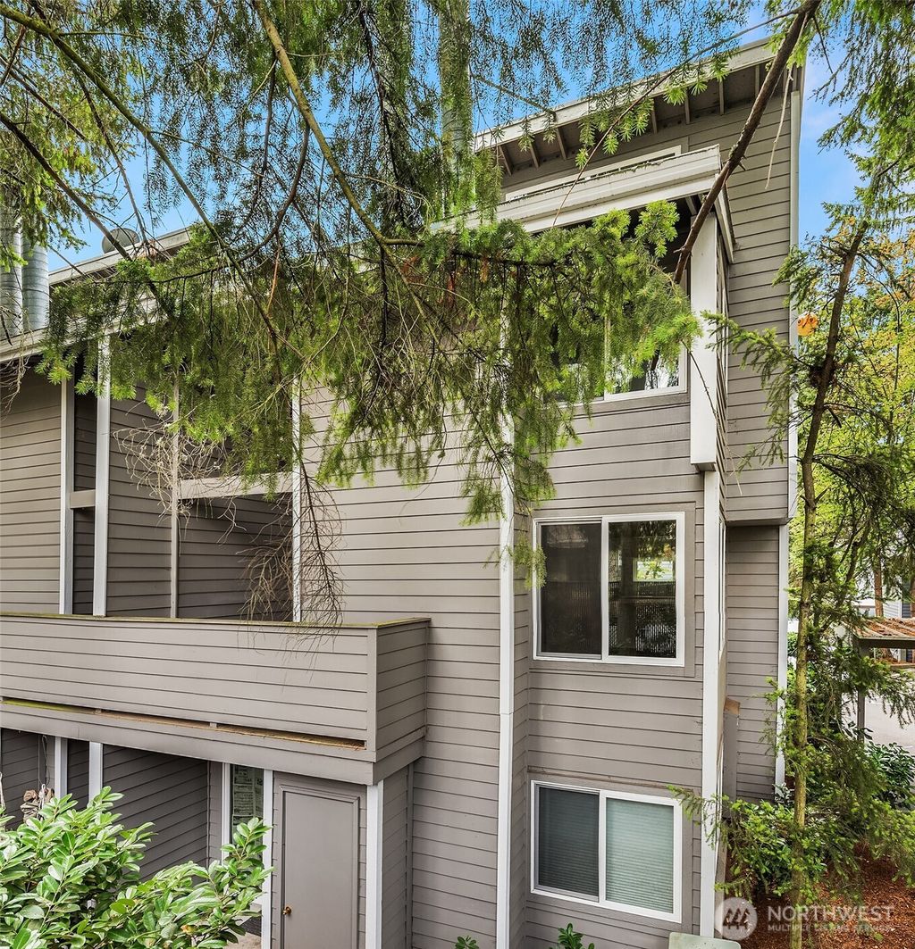 Photo of 3005 127th Place SE #B-21, Bellevue, WA 98005 (MLS # 2490045)