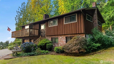 Photo of 1006 Sandy Bend Road, Castle Rock, WA 98611 (MLS # 2561945)
