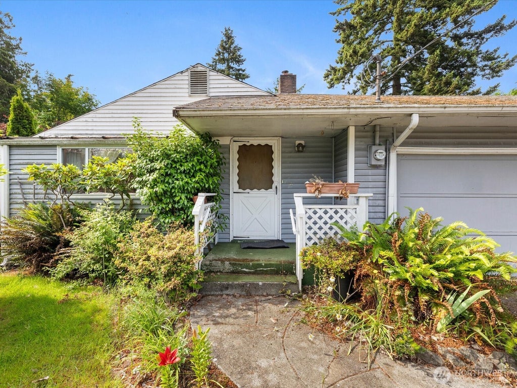 Photo of 2345 N 130th Street, Seattle, WA 98133 (MLS # 2540946)