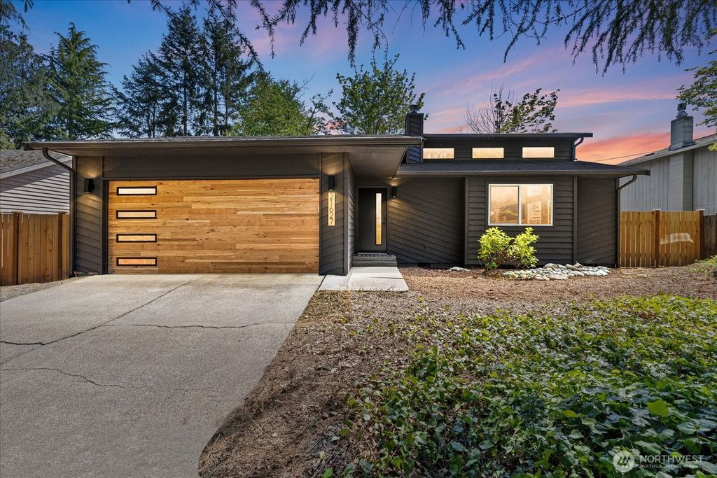 Photo of 21627 SE 267th Street, Maple Valley, WA 98038 (MLS # 2369623)