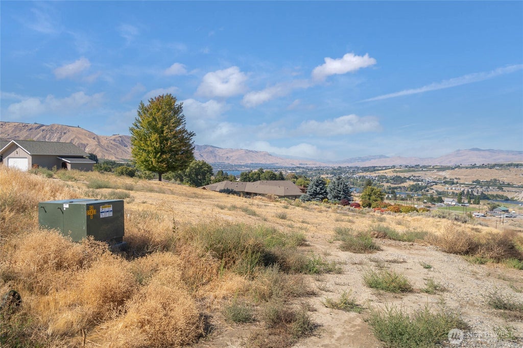 Photo of 196 John Truett Drive, Malaga, WA 98828 (MLS # 2584331)