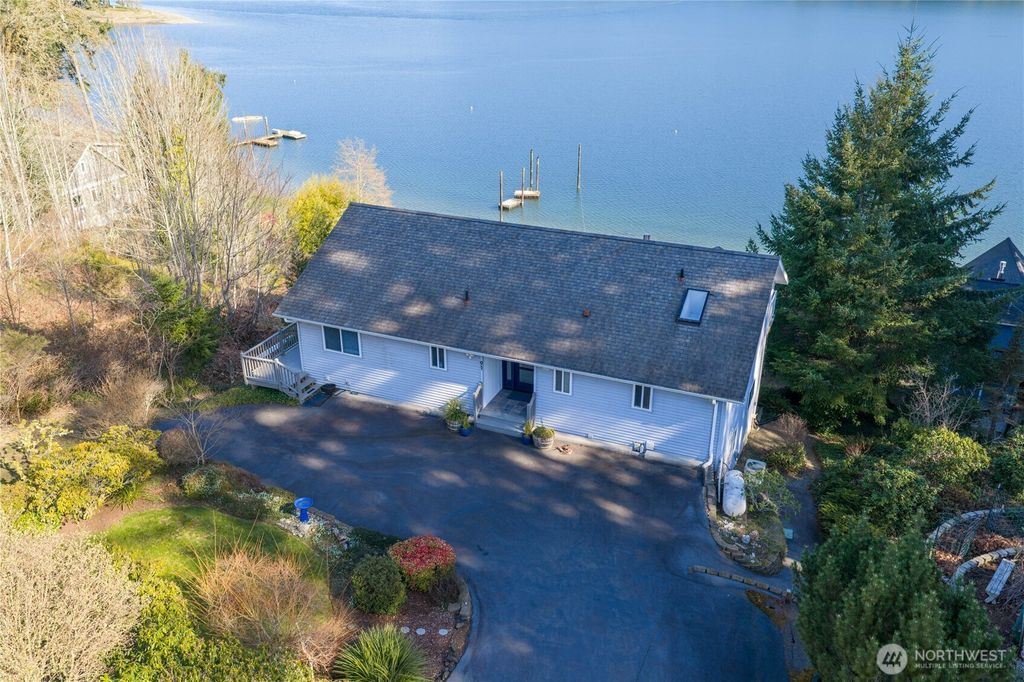 Photo of 91 E Franjo Beach Drive, Shelton, WA 98584 (MLS # 2475766)