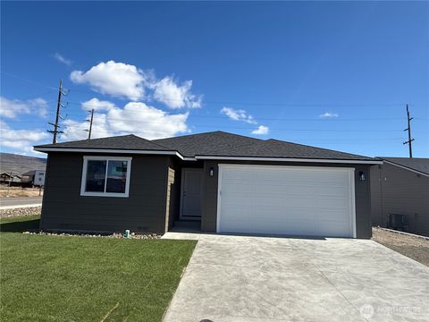 Photo of 2484 Noah Street SE, East Wenatchee, WA 98802 (MLS # 2509218)