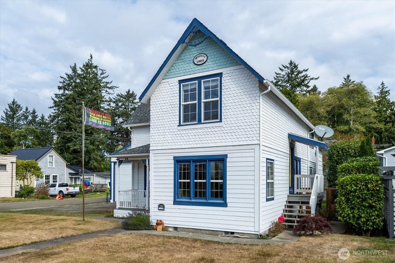 304 Spruce Street E