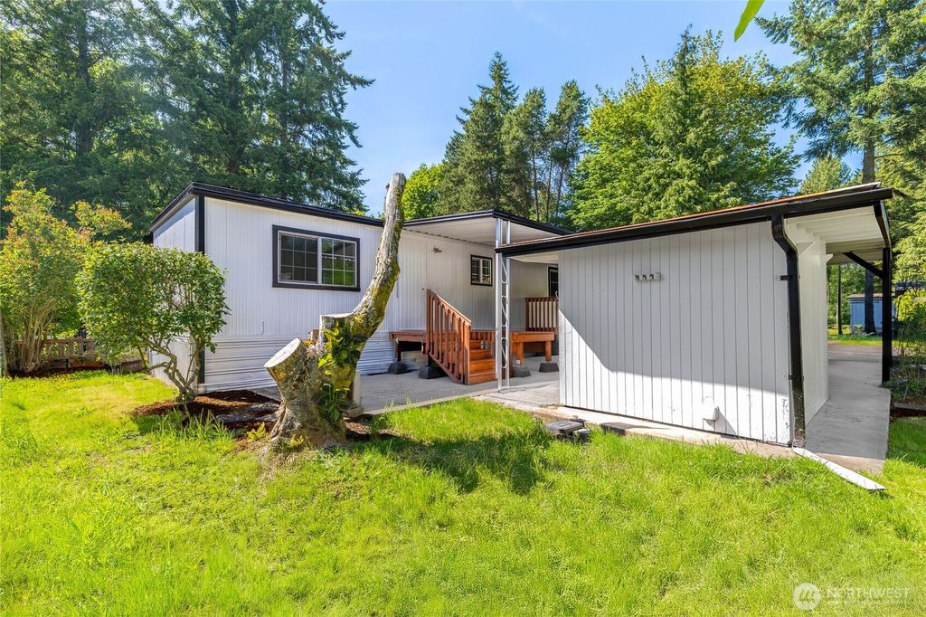 Photo of 900 29th Street SE #E10, Auburn, WA 98002 (MLS # 2433179)