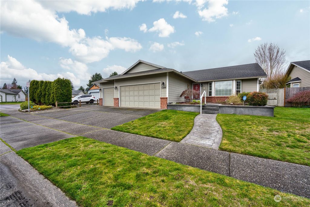Photo of 13822 52nd Avenue NE, Marysville, WA 98271 (MLS # 2055584)
